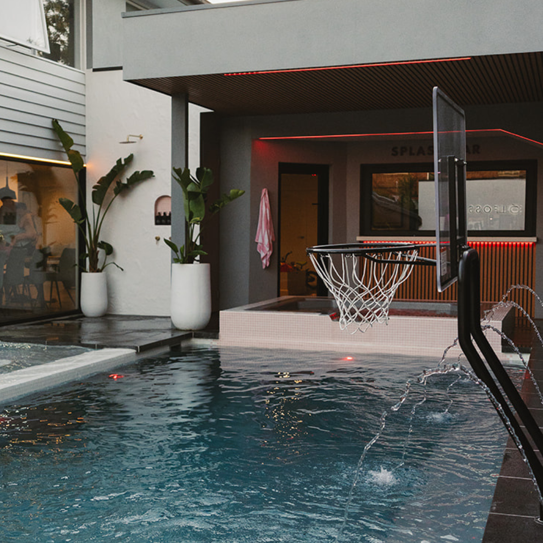 Swim N’ Dunk Dual Post Basketball Game