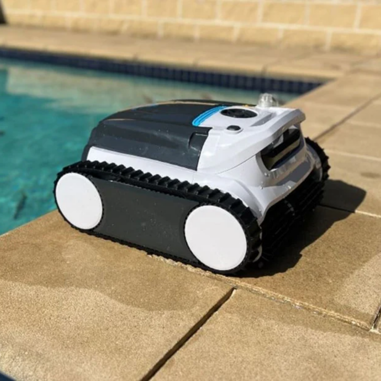 PoolBot® B300 Cordless Robotic Wifi Pool Cleaner